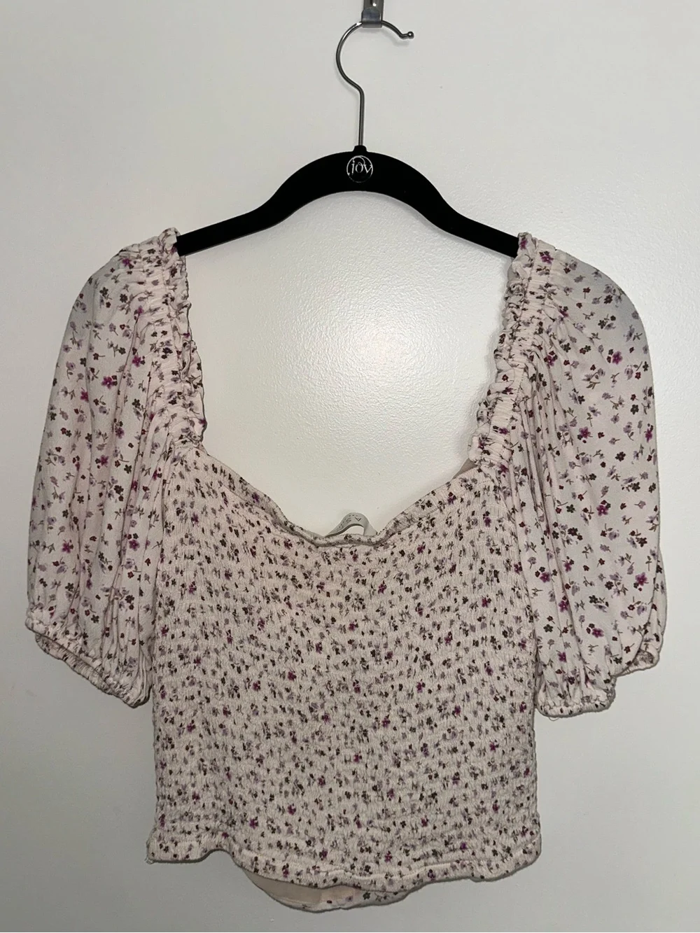 Astr Floral Ruched Puff Sleeve Blouse in Cream and Pink
